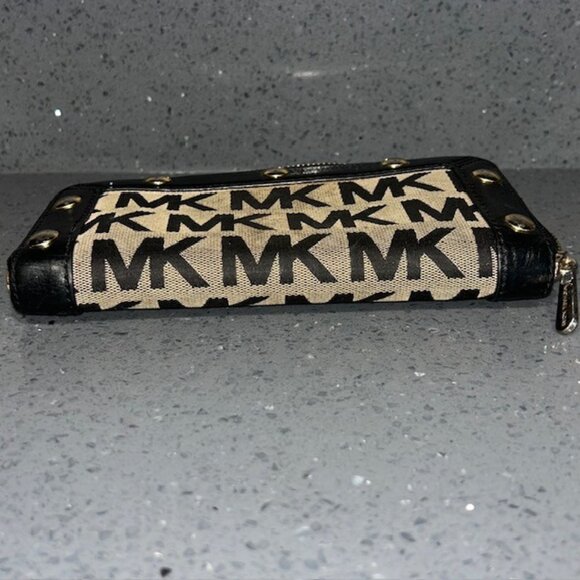 Michael Kors Wallet Women Pre-owned Studded Monogram Tan Black MK - Picture 4 of 4